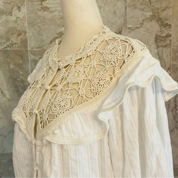 Pilcro Long-Sleeve Eyelet Cutwork Blouse - Picture 6 of 9